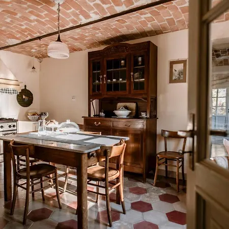 Vakantiehuis La Corte Di Lu Rocca D'Arazzo
