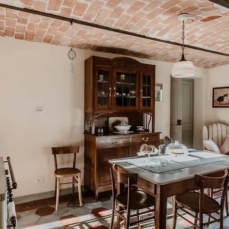 La Corte Di Lu Rocca D'Arazzo